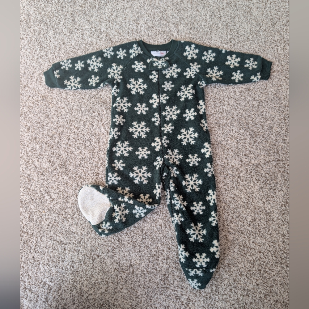 Wonder Kids Dark Green Footed Fleece Sleeper 12 Mon Snowflakes NWOT